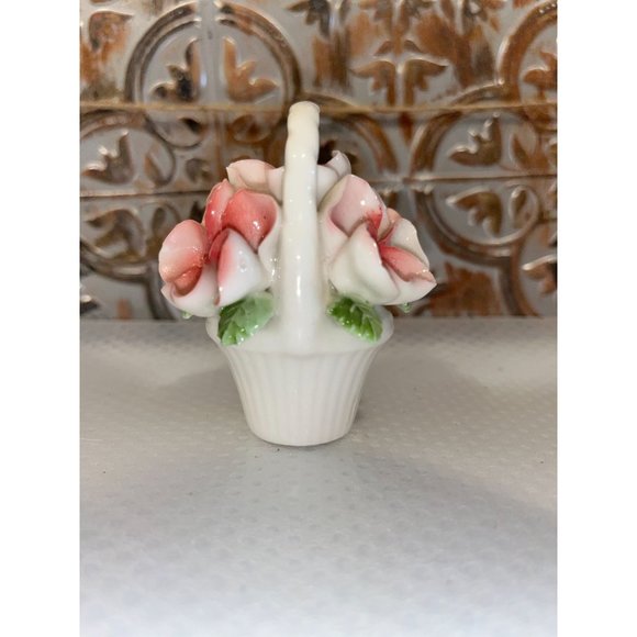 Mini Vintage Porcelain Pink and white Flower Basket Capodimonte Style - Picture 1 of 6